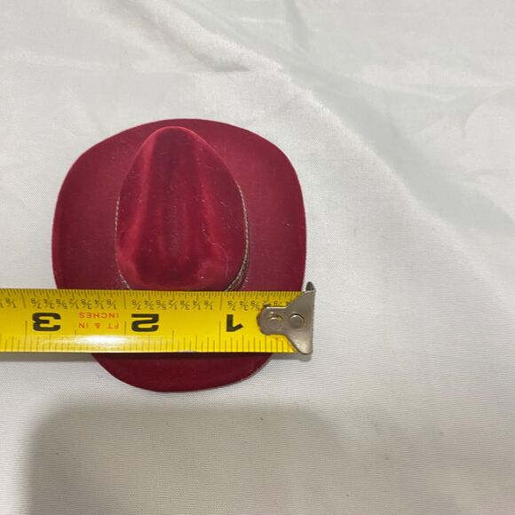 Vintage Cowboy Hat Earring Box with Small Half Inch Chunk of Pyrite Inside - Picture 11 of 11